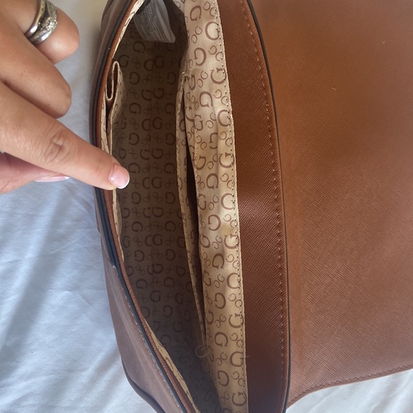 Guess Shoulder Bag - Picture 2 of 2